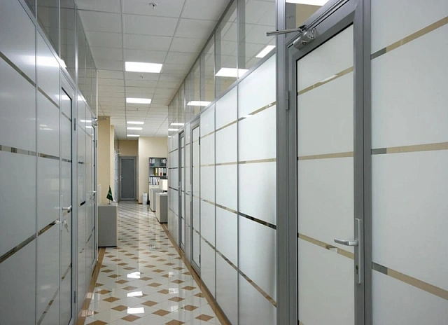 Тонировка стекол в офисных перегородках